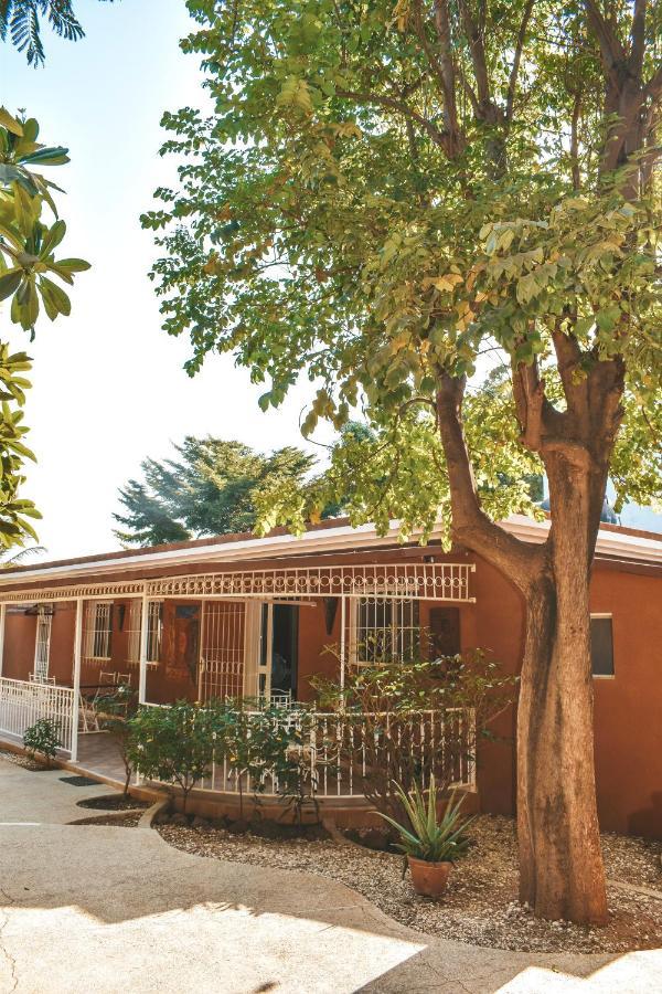 סומון La Maison De Jeanne Et Lea מראה חיצוני תמונה
